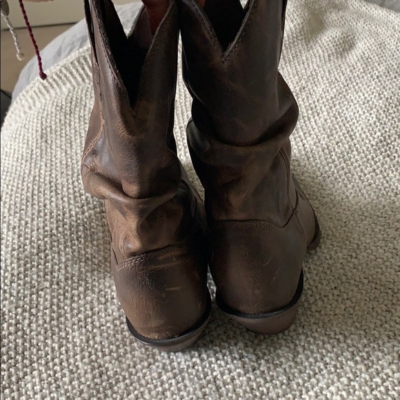 Boots - Picture 4 of 7